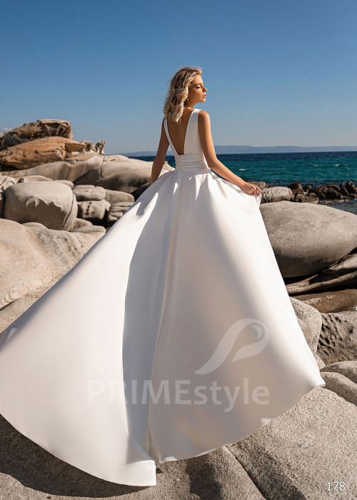 Jednoduché hladké svadobné šaty EMS178