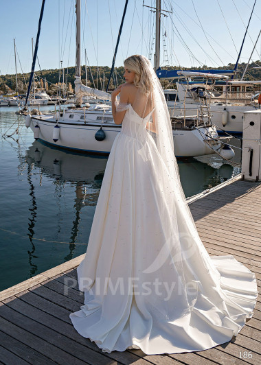 Exkluzívne hladké svadobné šaty EMS186 - primestyle.sk
