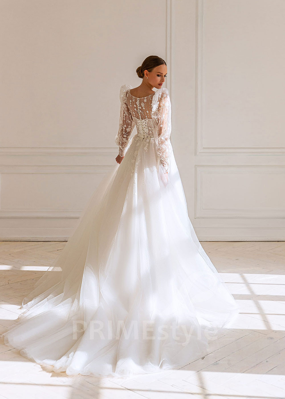 Elegantné čipkované svadobné šaty BS001