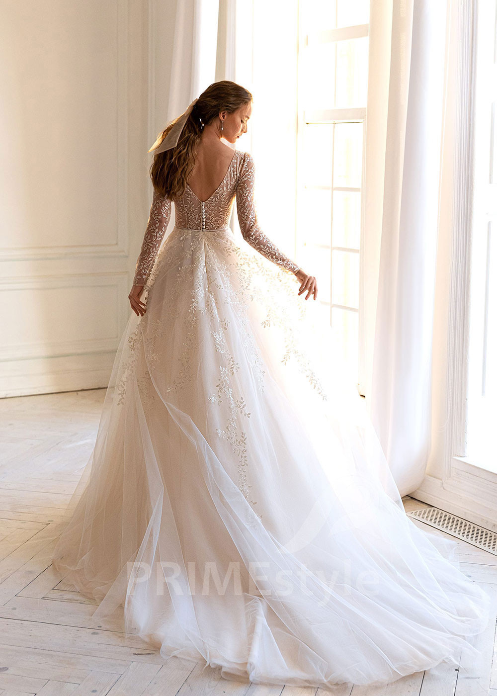 Elegantné čipkované svadobné šaty BS006