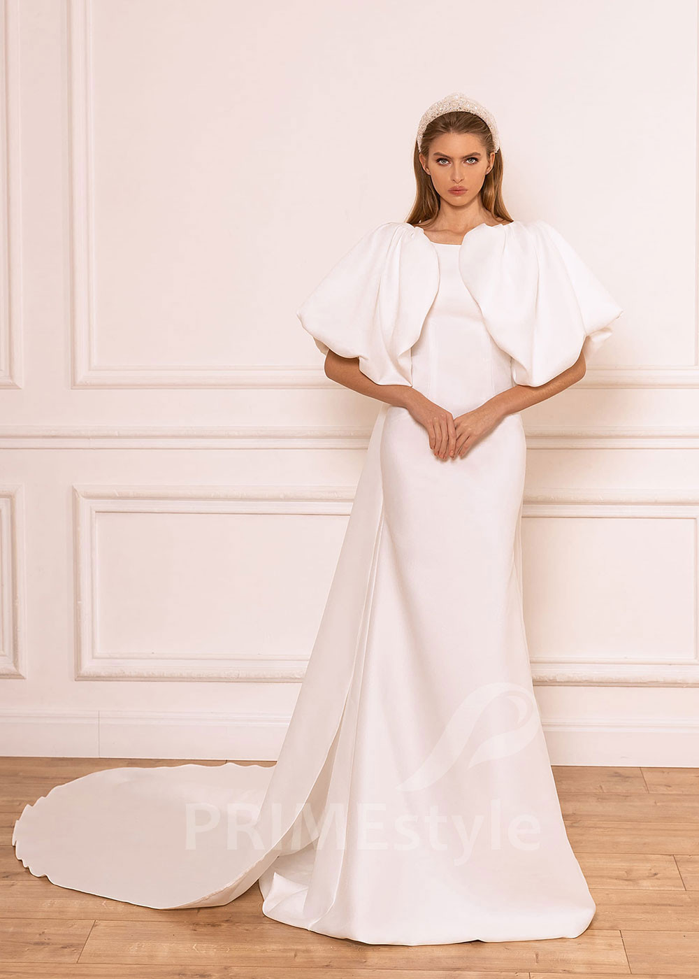 Extravagantné hladké svadobné šaty BS024