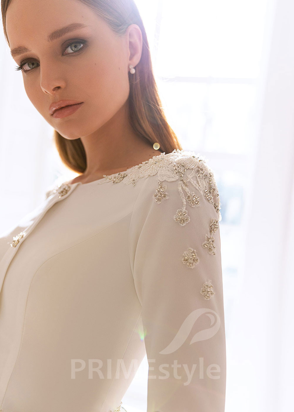 Elegantné minimalistické svadobné šaty BS028