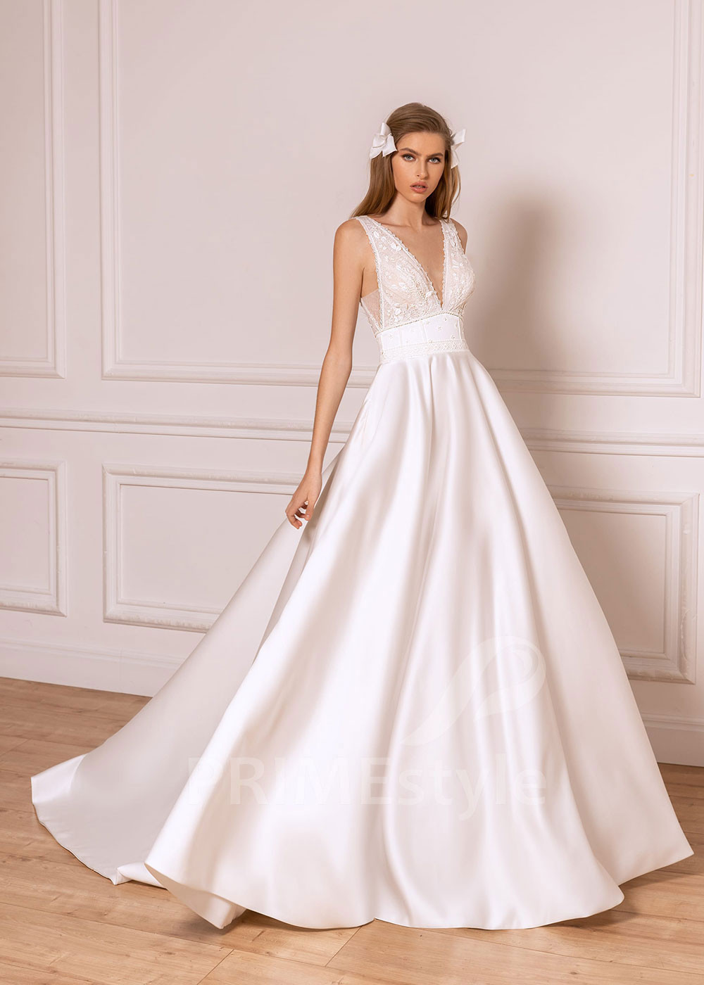 Elegantné minimalistické svadobné šaty BS031