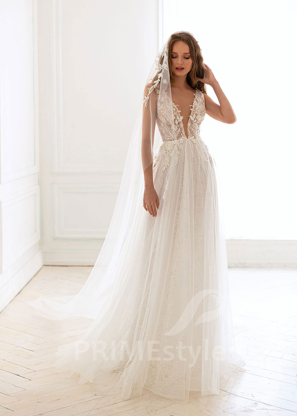 Elegantné čipkované svadobné šaty BS049