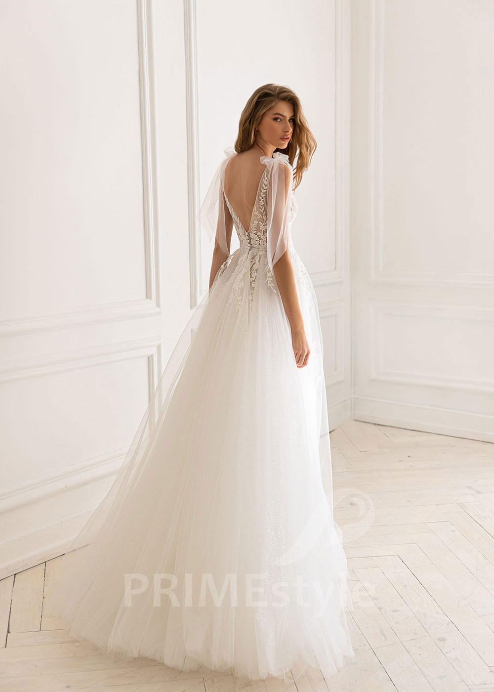 Elegantné minimalistické svadobné šaty BS050