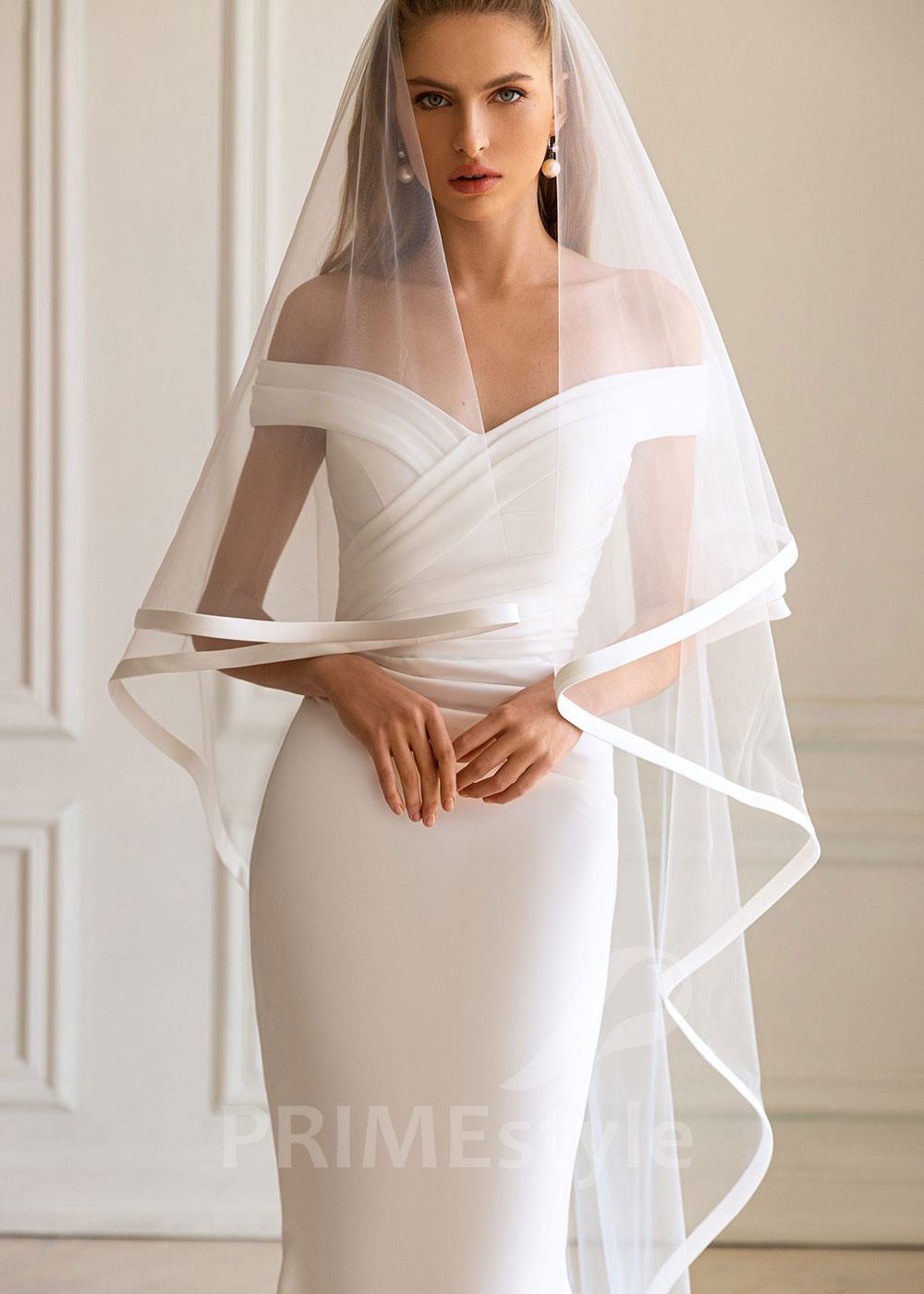 Elegantné hladké svadobné šaty BS056