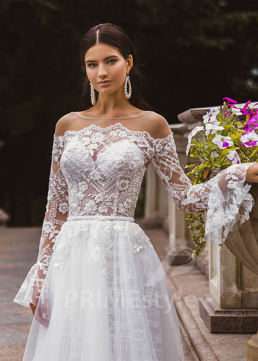 Elegantné čipkované svadobné šaty RC2002