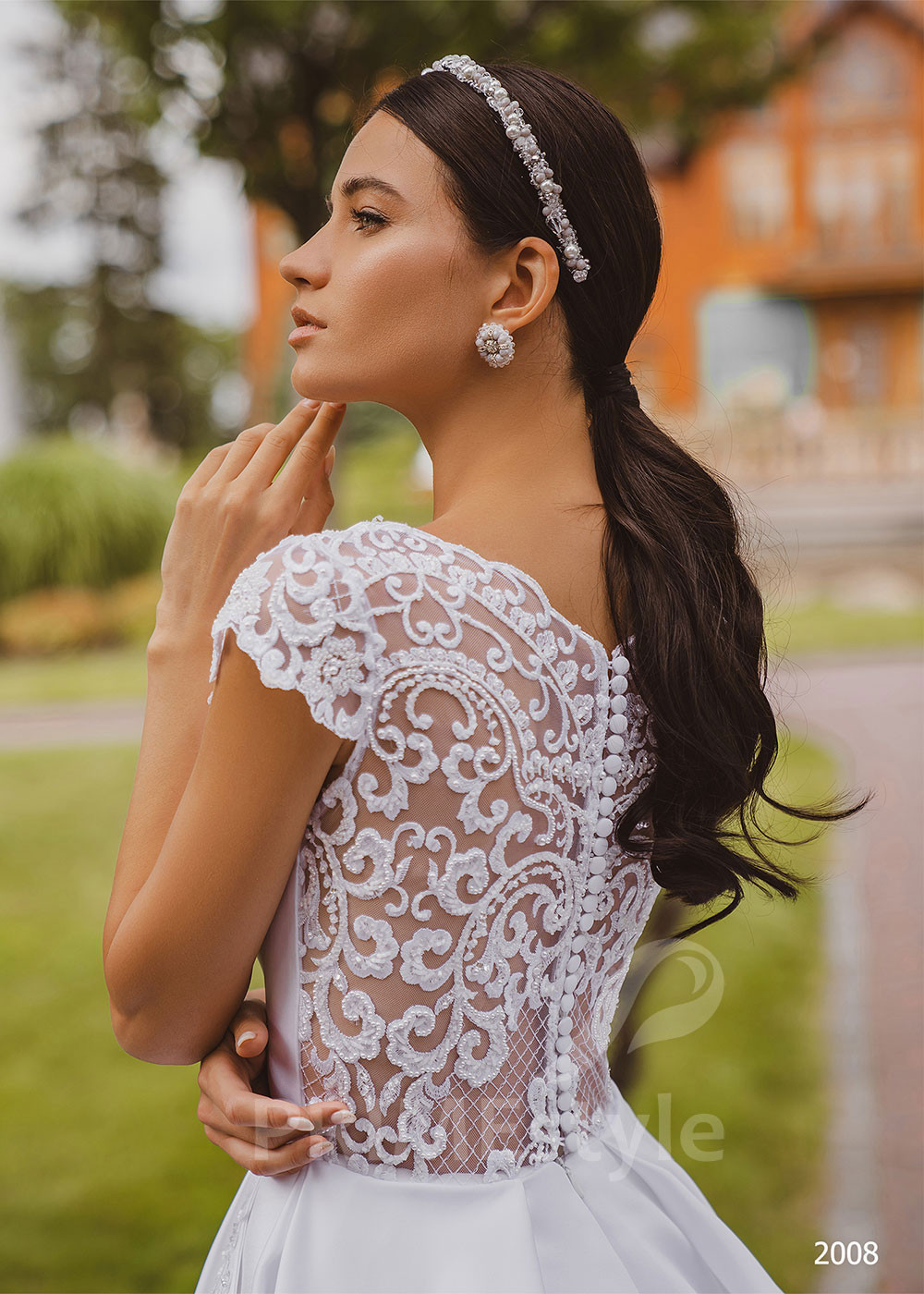 Elegantné minimalistické svadobné šaty RC2008