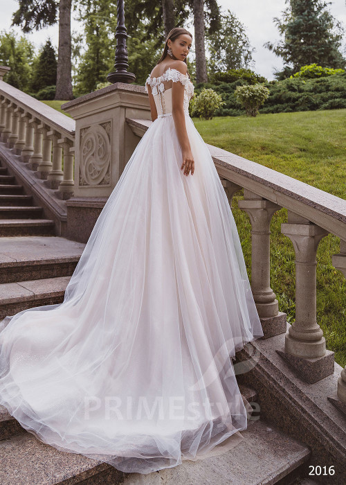 Jednoduché kvetované svadobné šaty RC2016