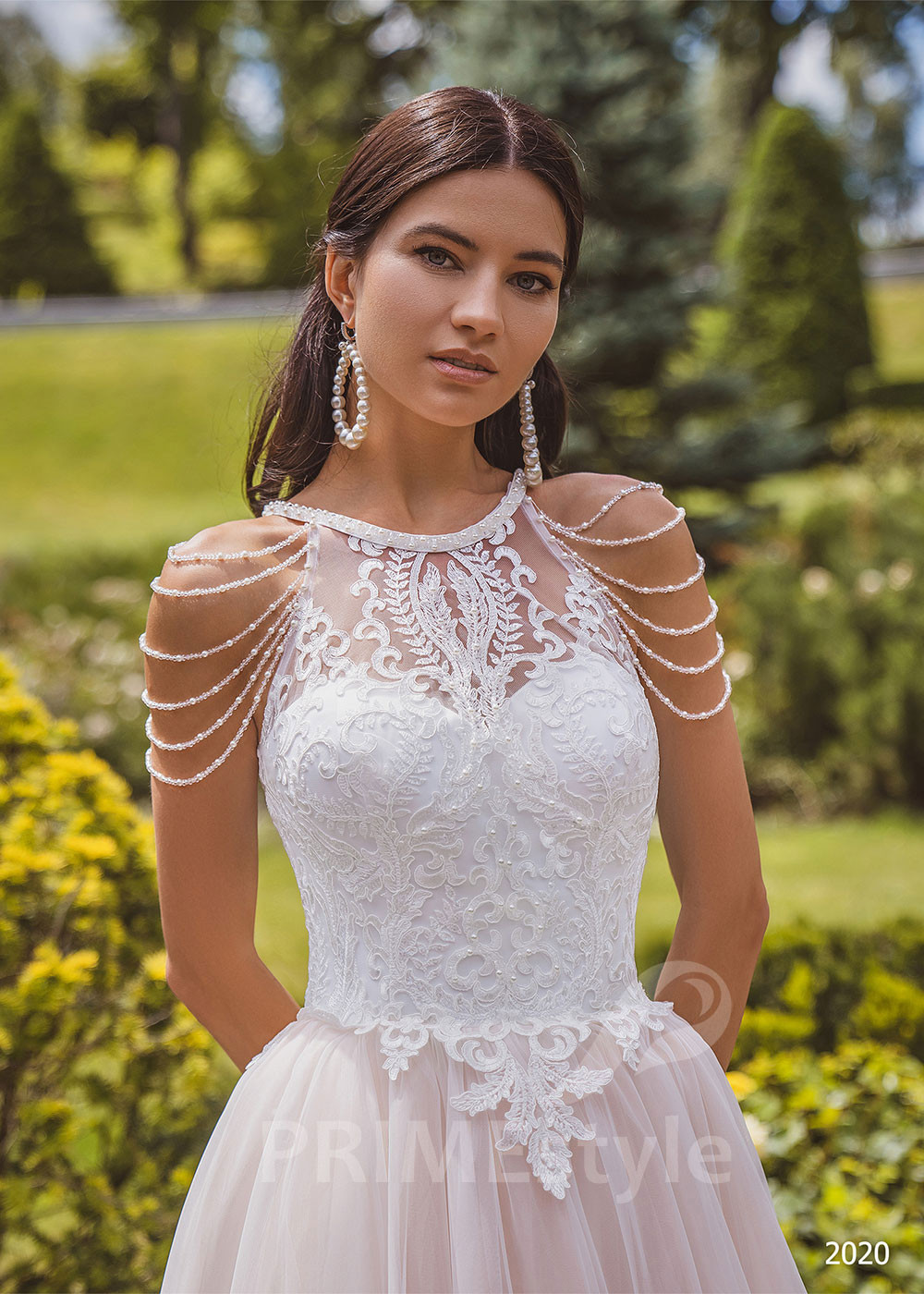 Elegantné čipkované svadobné šaty RC2020