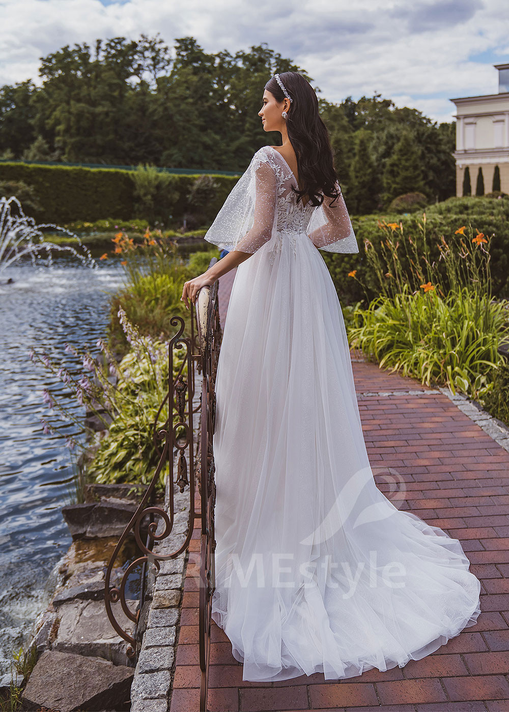 Jednoduché romantické svadobné šaty RC2021