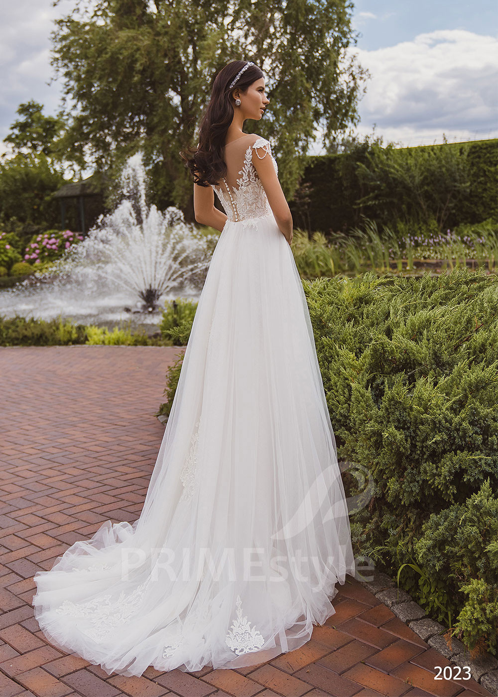 Luxusné čipkované svadobné šaty RC2023