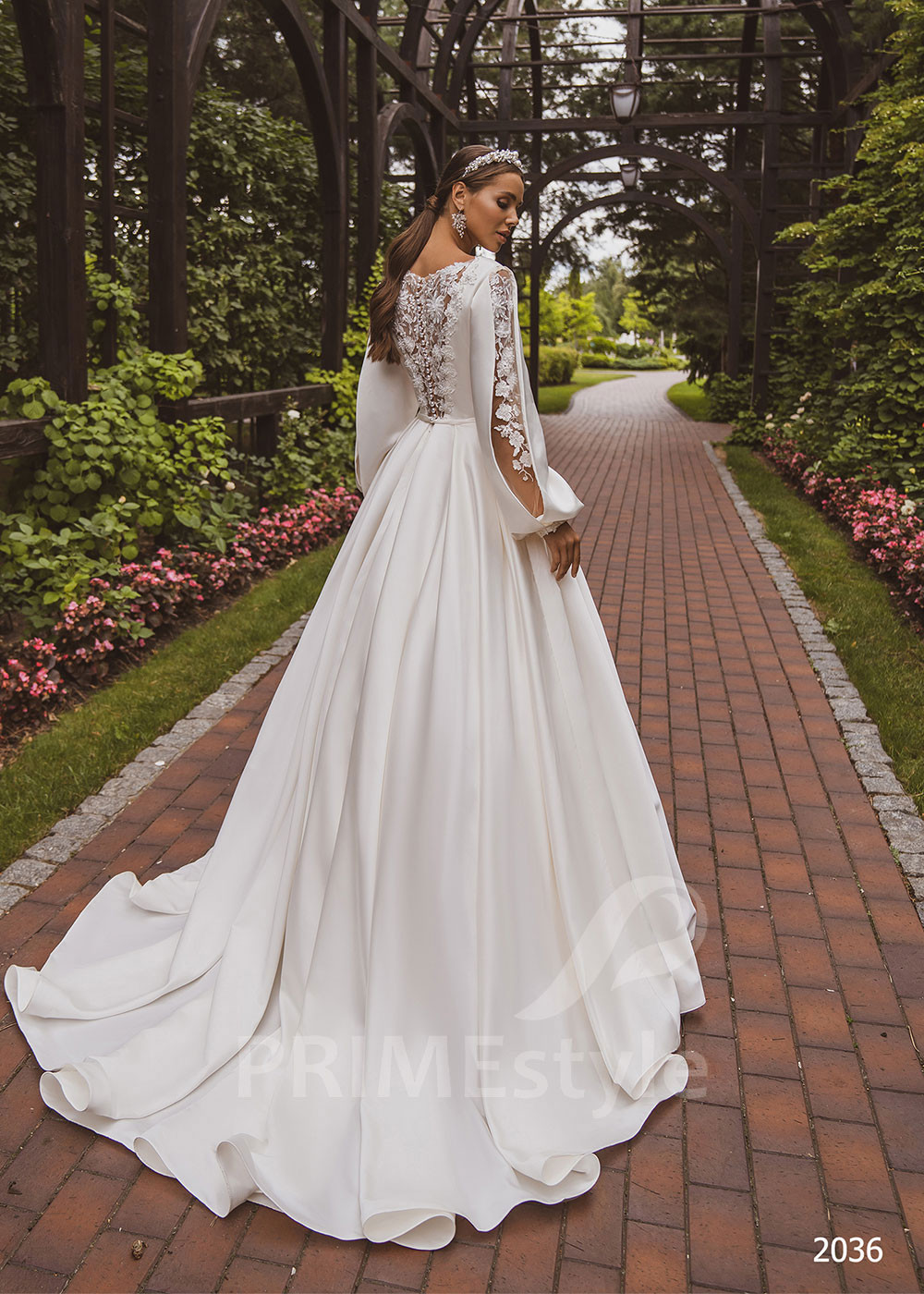 Elegantné saténove svadobné šaty RC2036