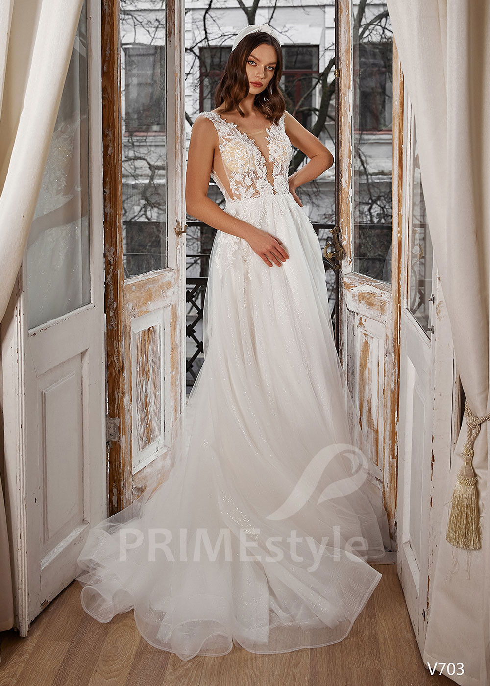 Extravagantné čipkované svadobné šaty RS703