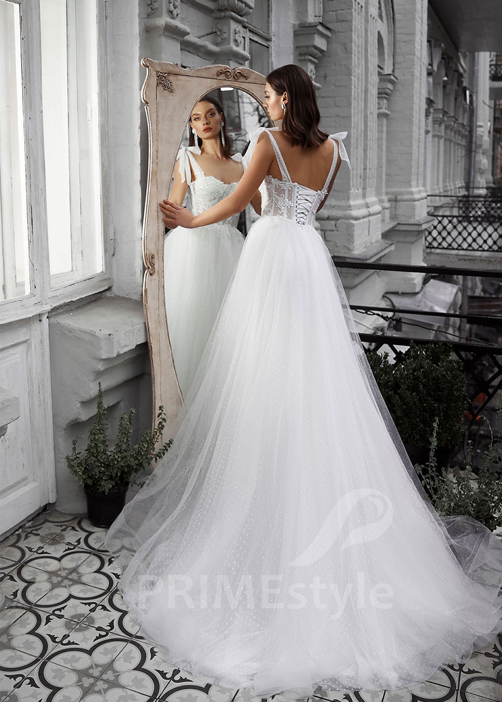 Jednoduché romantické svadobné šaty RS709