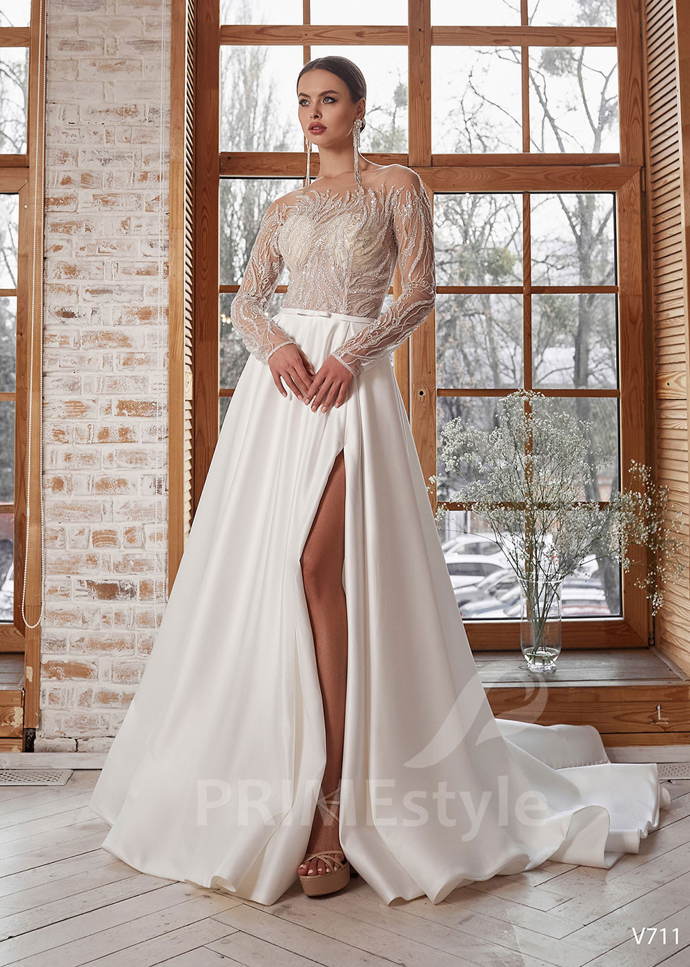 Extravagantné čipkované svadobné šaty RS711