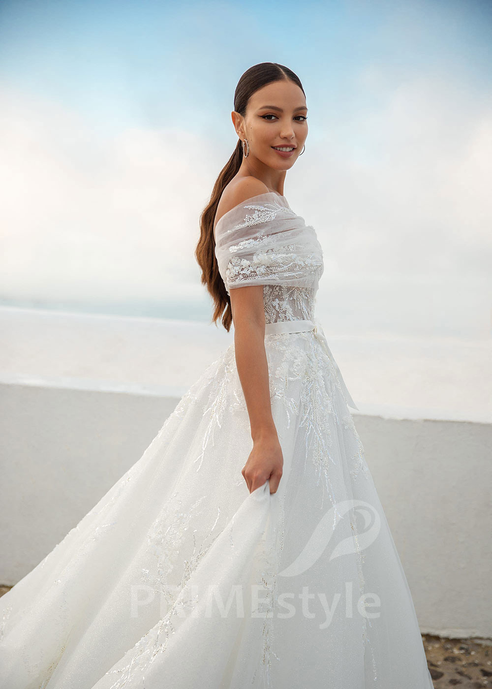 Luxusné čipkované svadobné šaty SN002