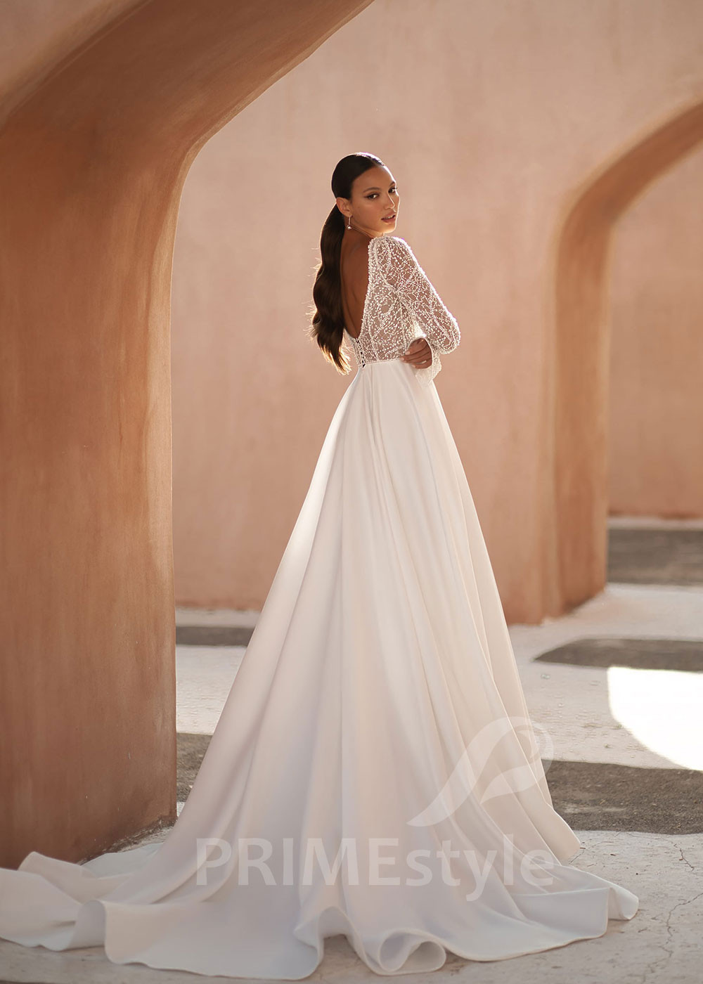 Jednoduché elegantné svadobné šaty SN017