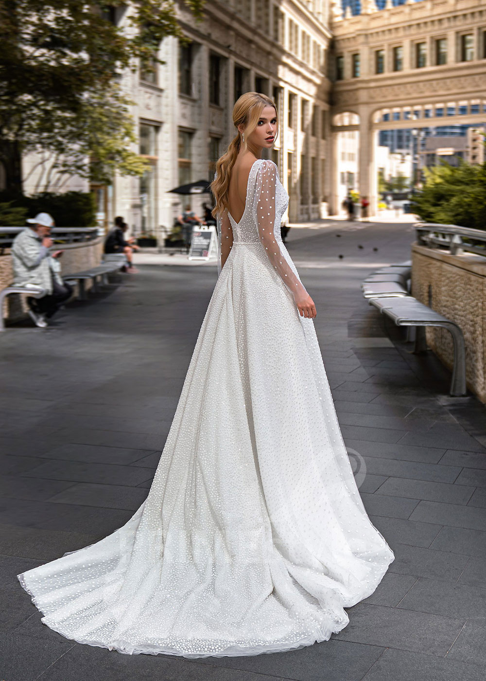 Elegantné minimalistické svadobné šaty EMS129