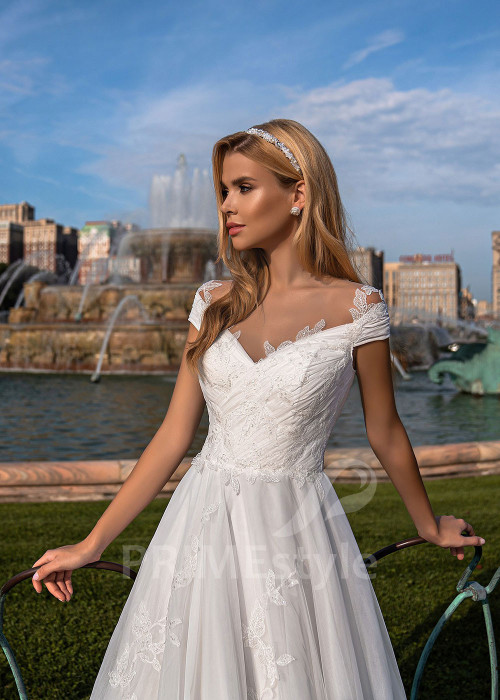 Luxusné tylové svadobné šaty EMS139