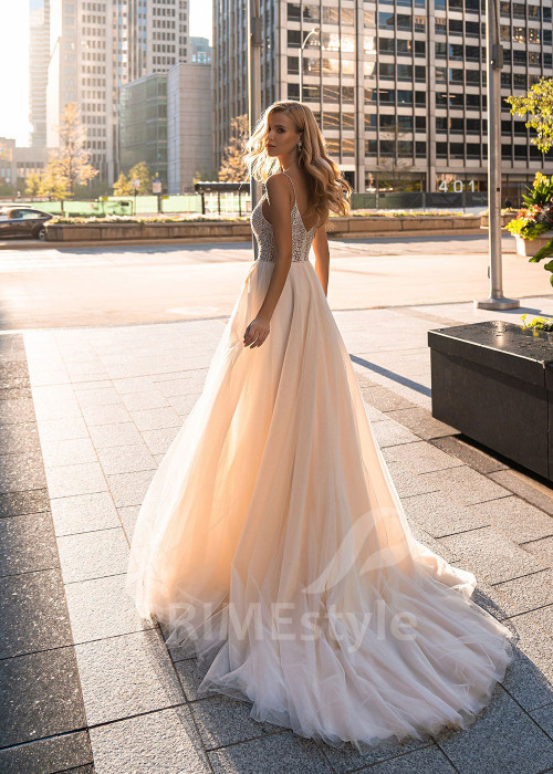 Jednoduché minimalistické svadobné šaty EMS143