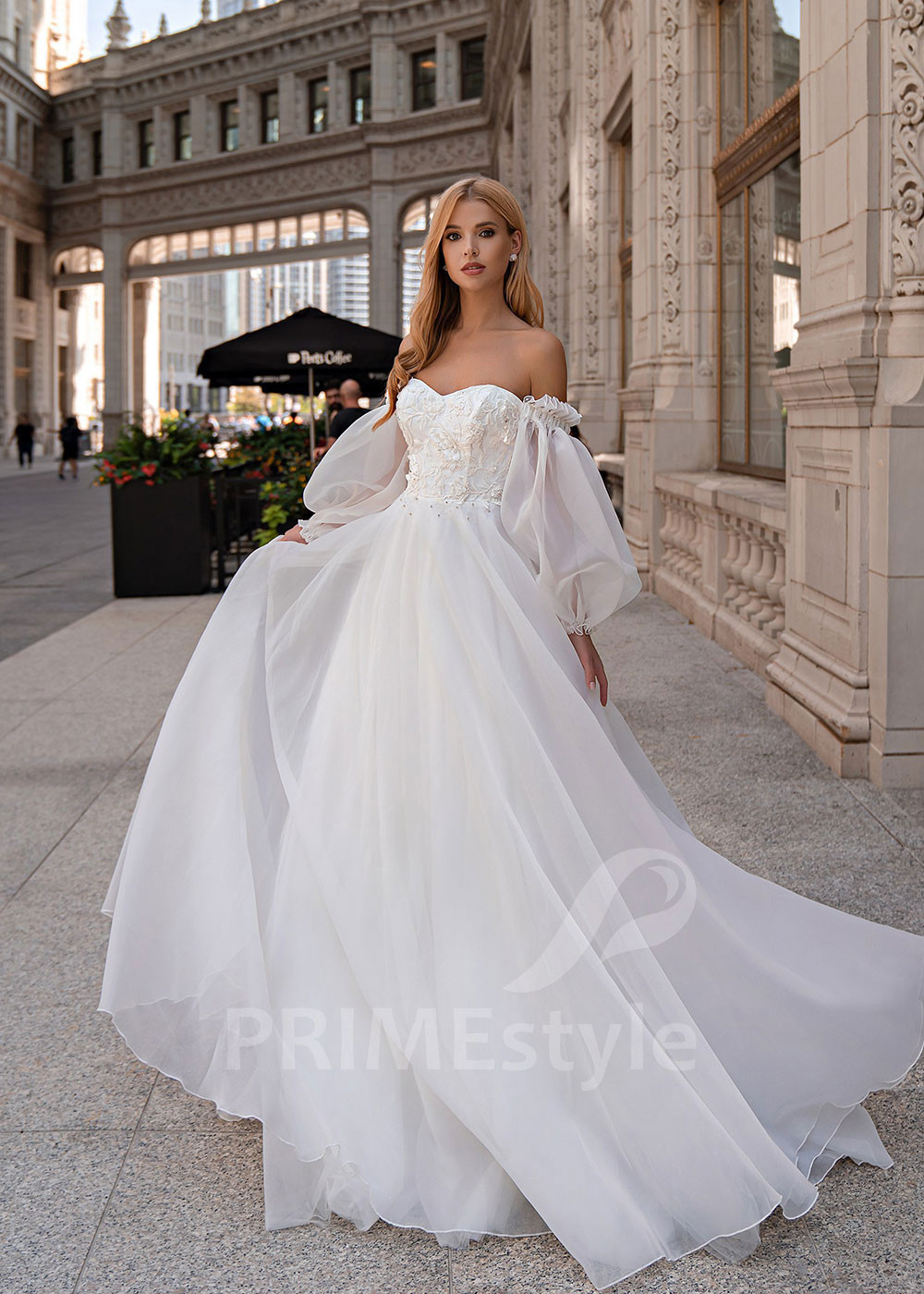 Extravagantné romantické svadobné šaty EMS154