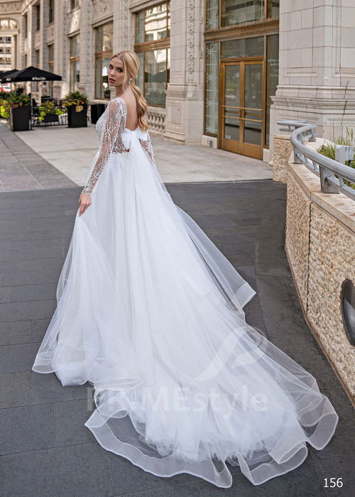 Luxusné čipkované svadobné šaty EMS156