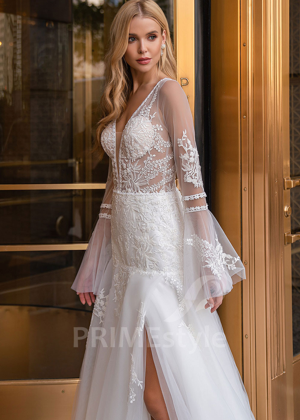 Extravagantné romantické svadobné šaty EMS157