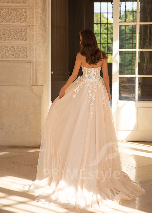 Luxusné čipkované svadobné šaty CT008