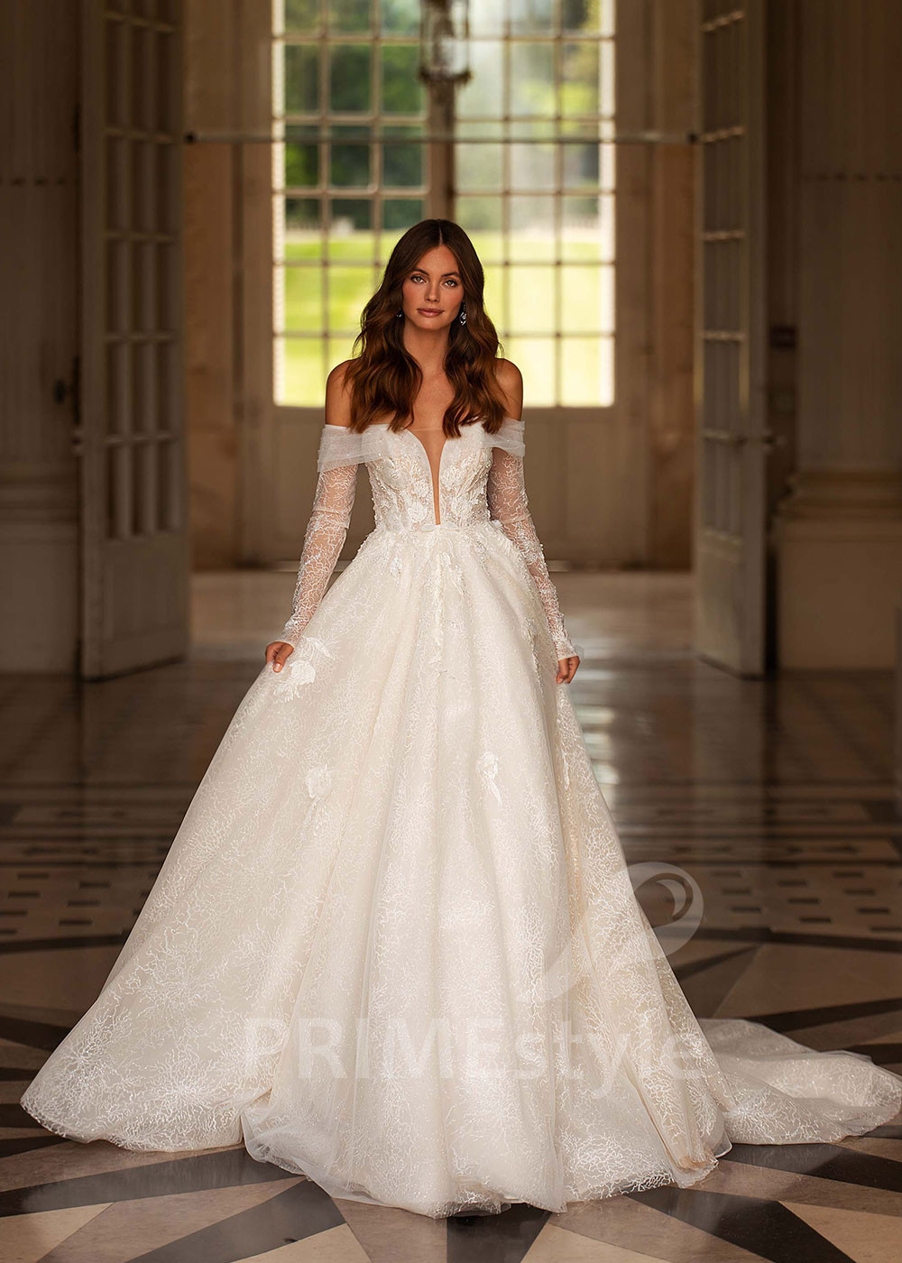 Luxusné romantické svadobné šaty CT013