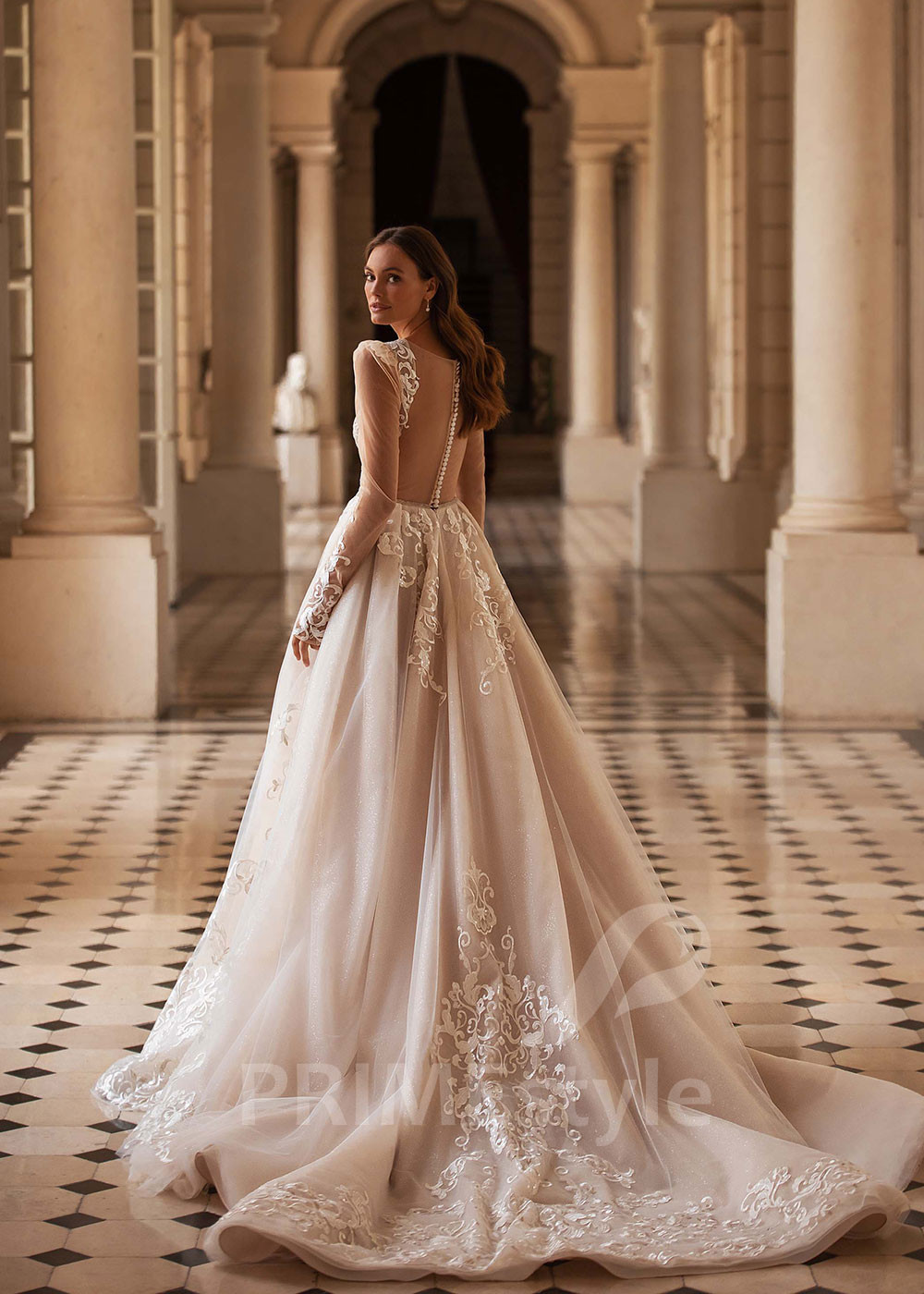 Luxusné romantické svadobné šaty CT015