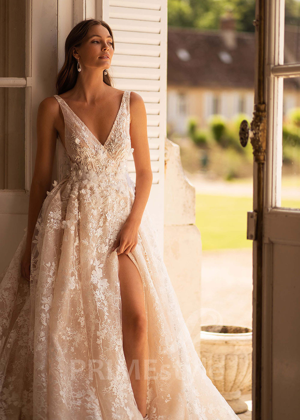 Luxusné celokrajkové svadobné šaty CT017