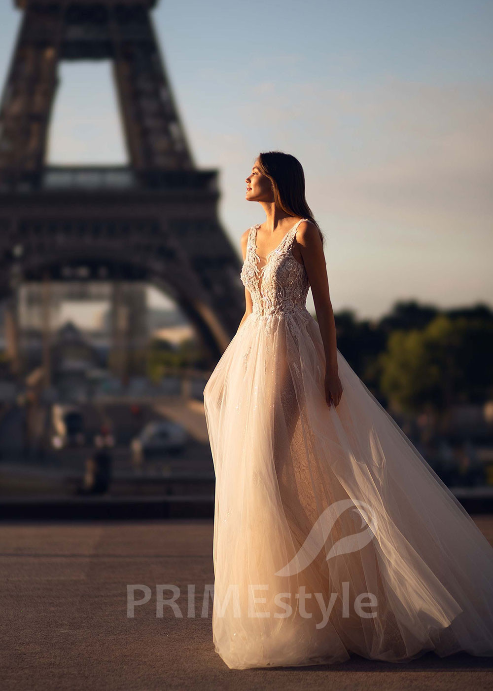 Elegantné čipkované svadobné šaty CT024