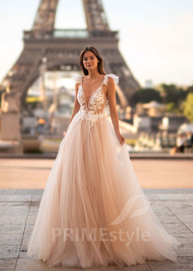 Jednoduché čipkované svadobné šaty CT025