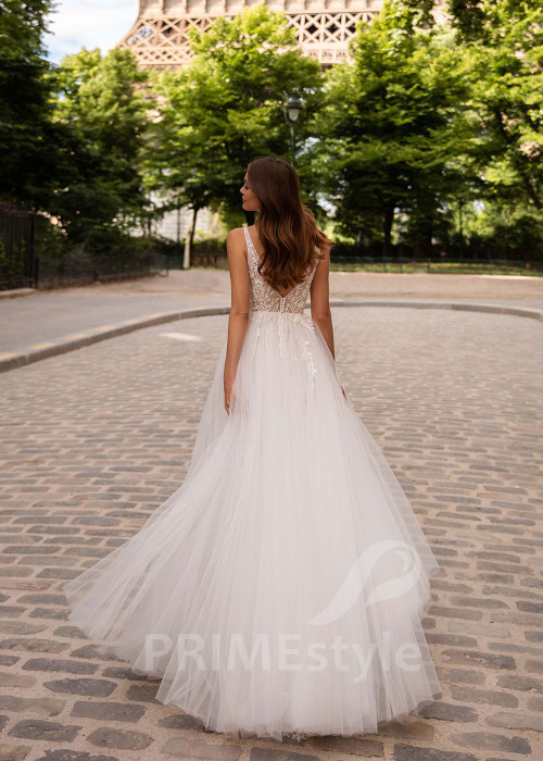 Jednoduché čipkované svadobné šaty CT031