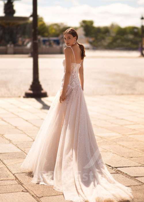 Luxusné svadobné šaty na ramienka CT036