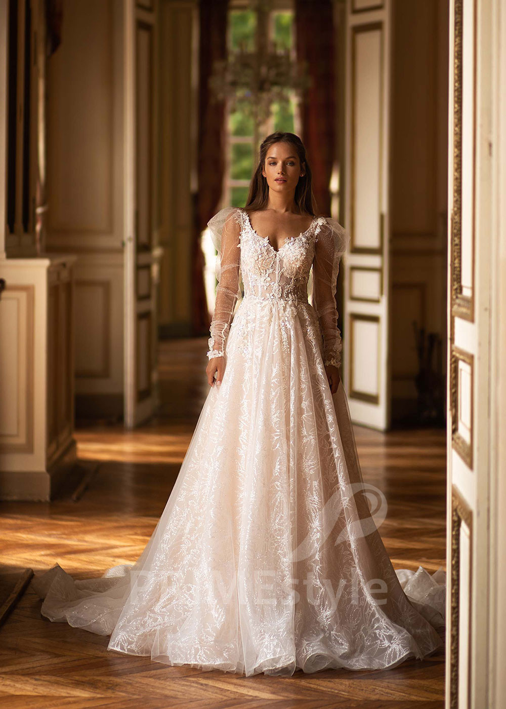 Exkluzívne celokrajkové svadobné šaty CT042