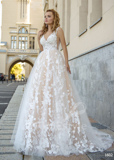 Luxusné celočipkované svadobné šaty RC1602
