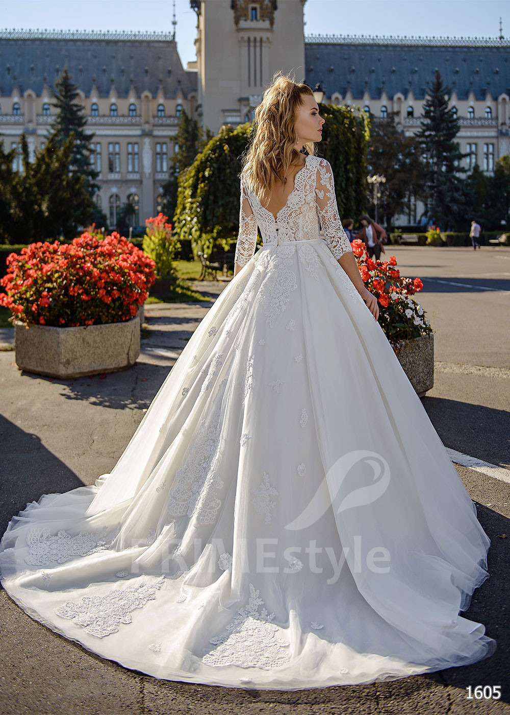 Luxusné čipkované svadobné šaty RC1605