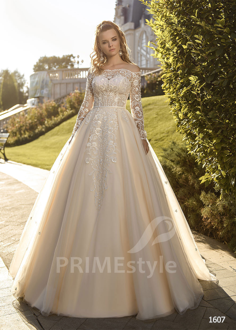 Luxusné čipkované svadobné šaty RC1607