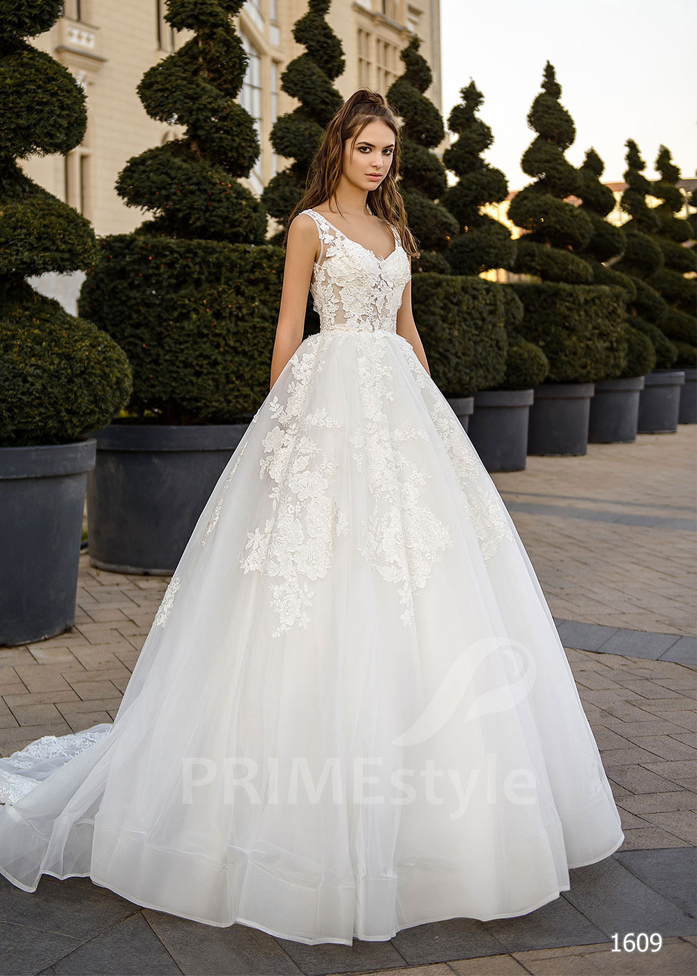 Jednoduché princeznovské svadobné šaty RC1609