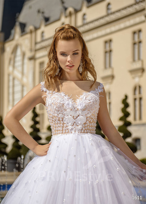 Jednoduché kvetované svadobné šaty RC1611