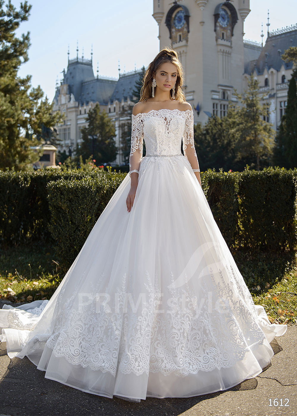 Elegantné čipkované svadobné šaty RC1612