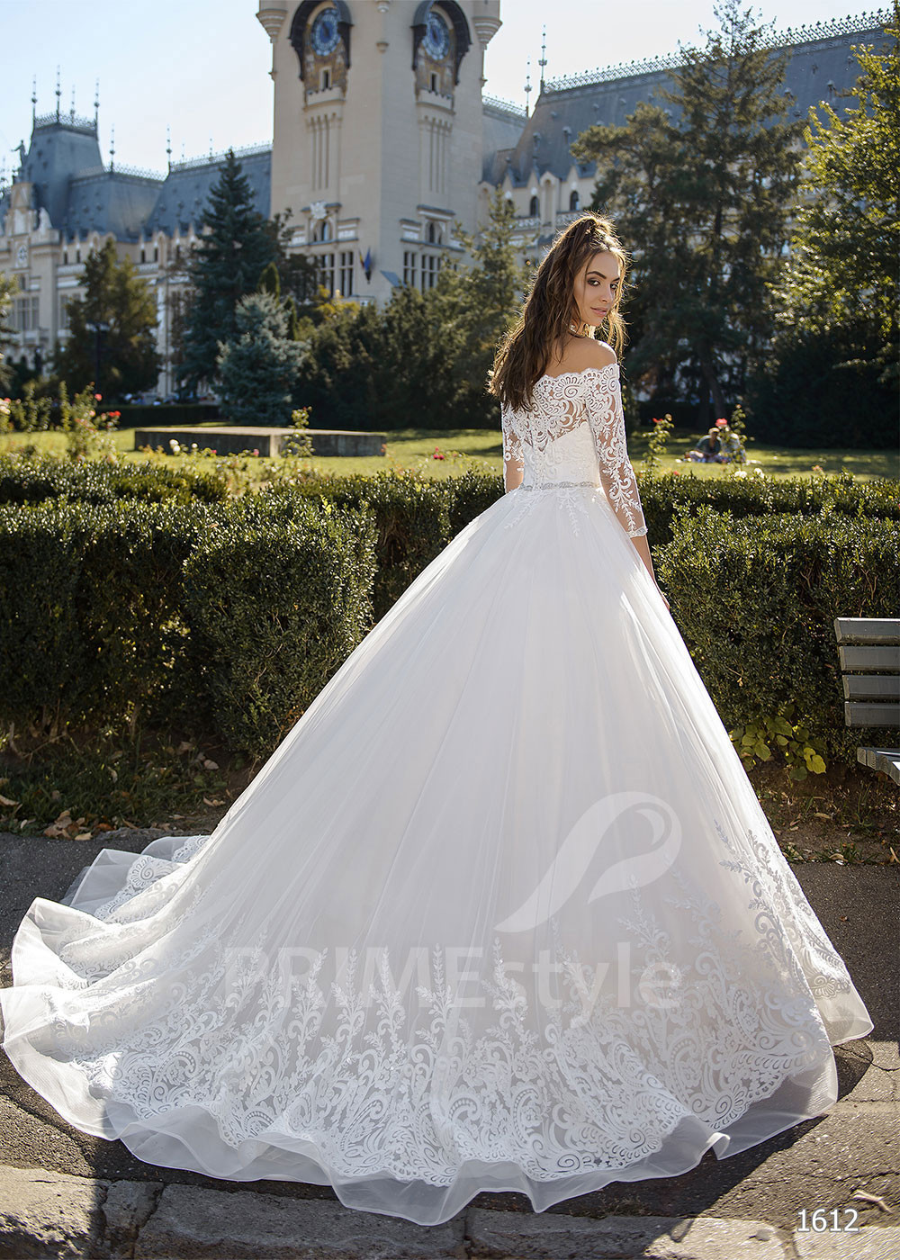 Elegantné čipkované svadobné šaty RC1612