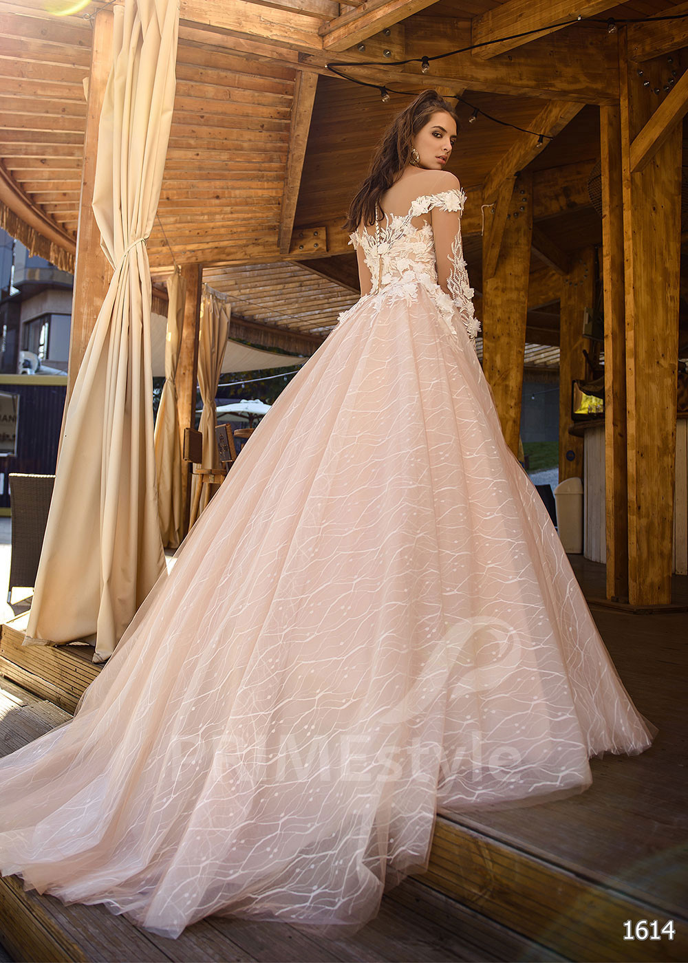 Luxusné romantické svadobné šaty RC1614