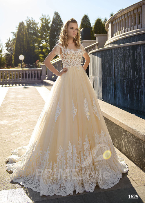 Luxusné čipkované svadobné šaty RC1625