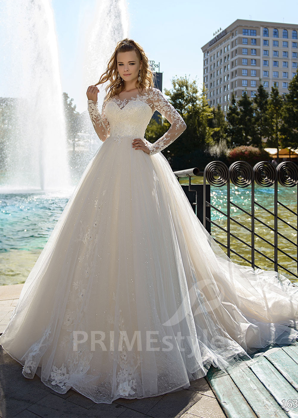 Luxusné čipkované svadobné šaty RC1632