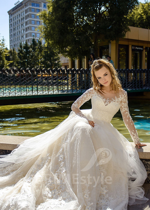 Luxusné čipkované svadobné šaty RC1632