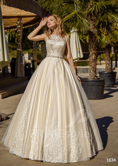 Luxusné čipkované svadobné šaty RC1634