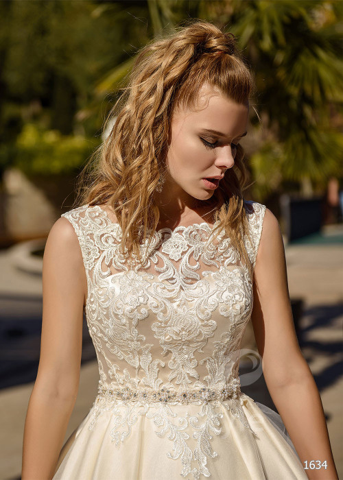 Luxusné čipkované svadobné šaty RC1634